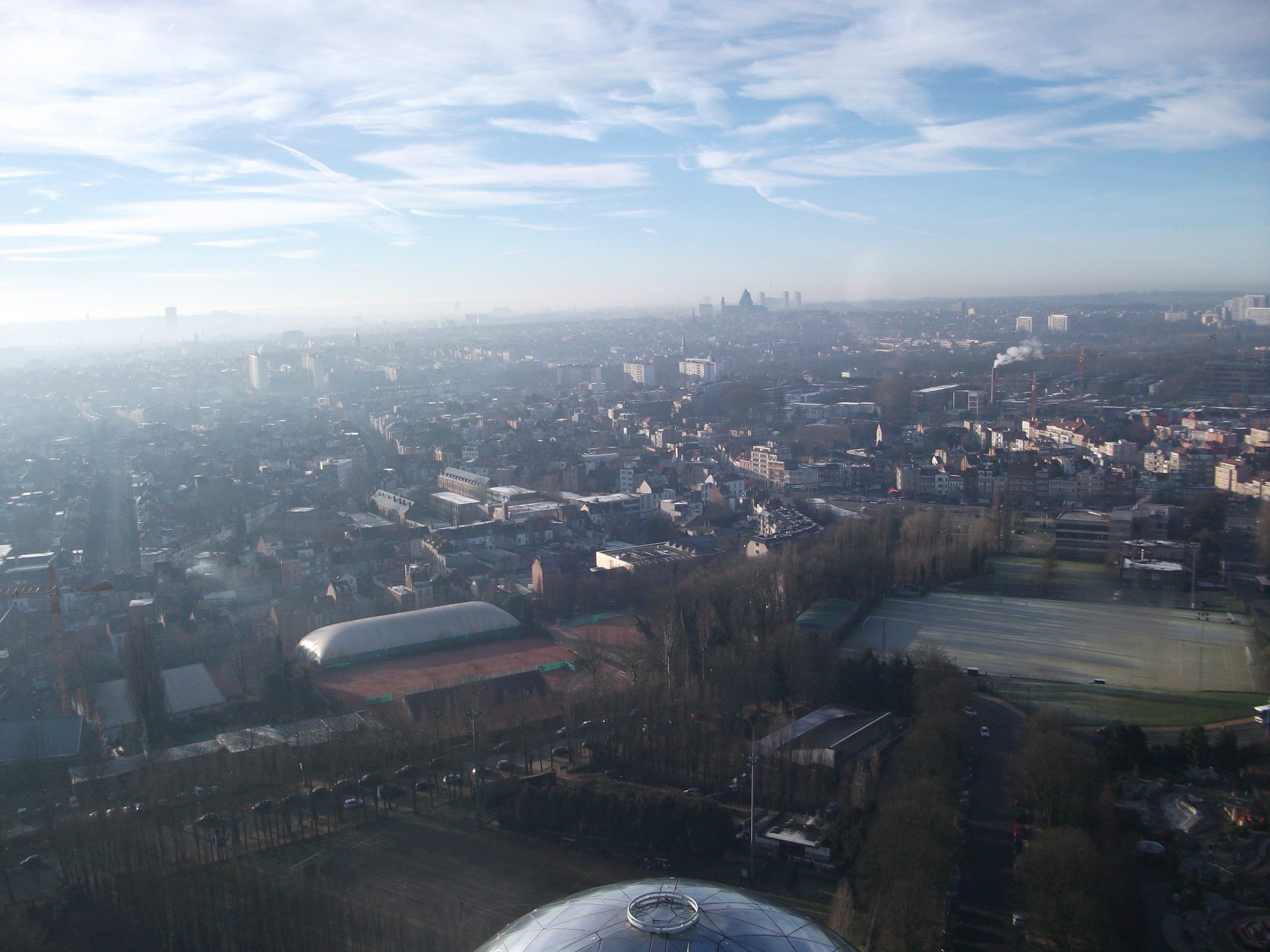 Vue sur Bruxelles depuis l'Atomium....