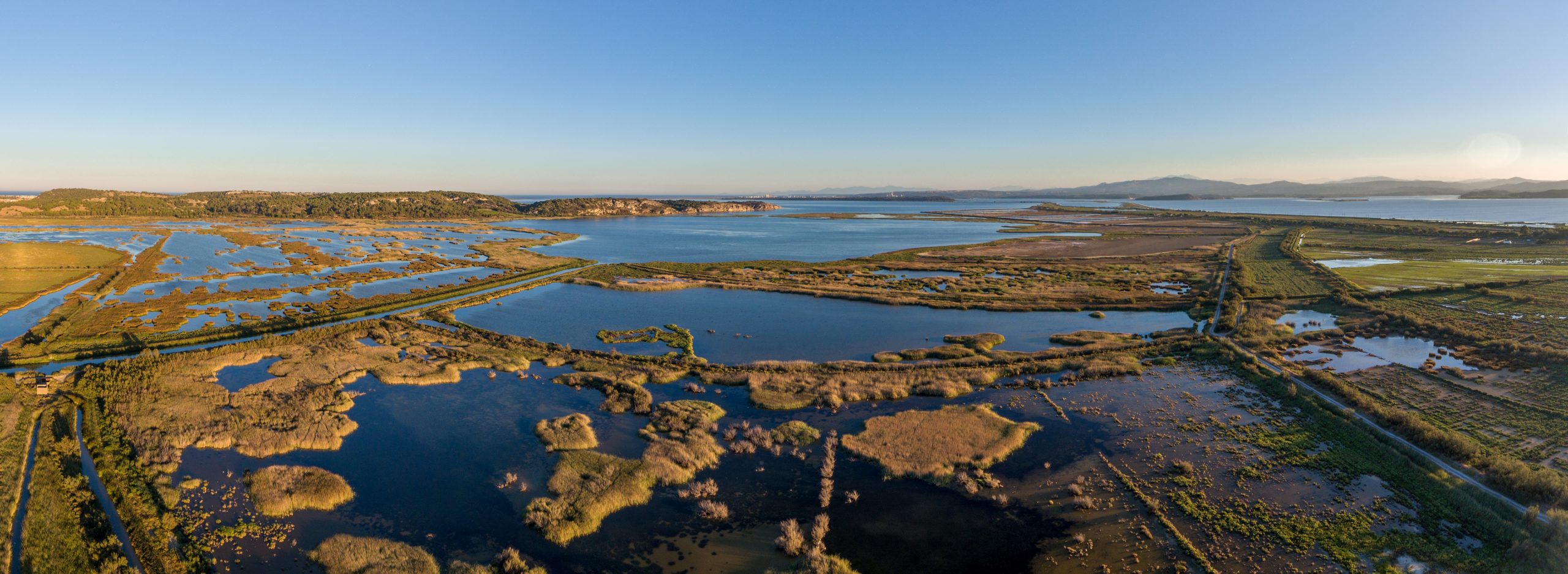 gruissan et ses étangs