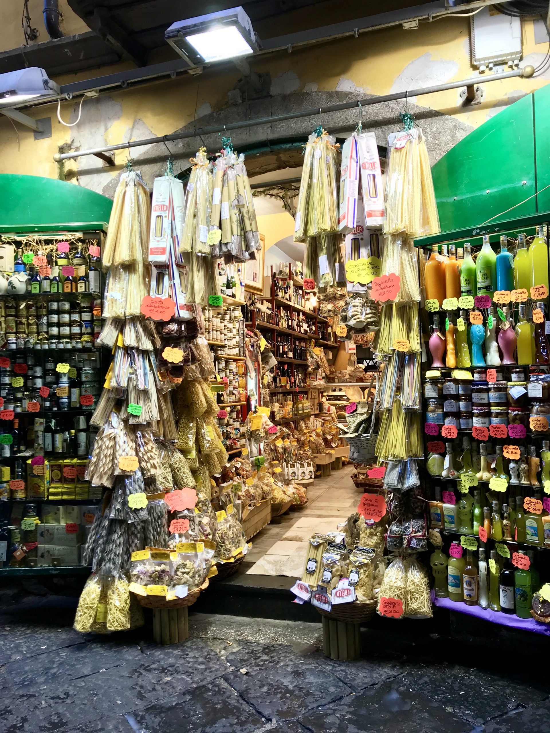 naples quartier historique