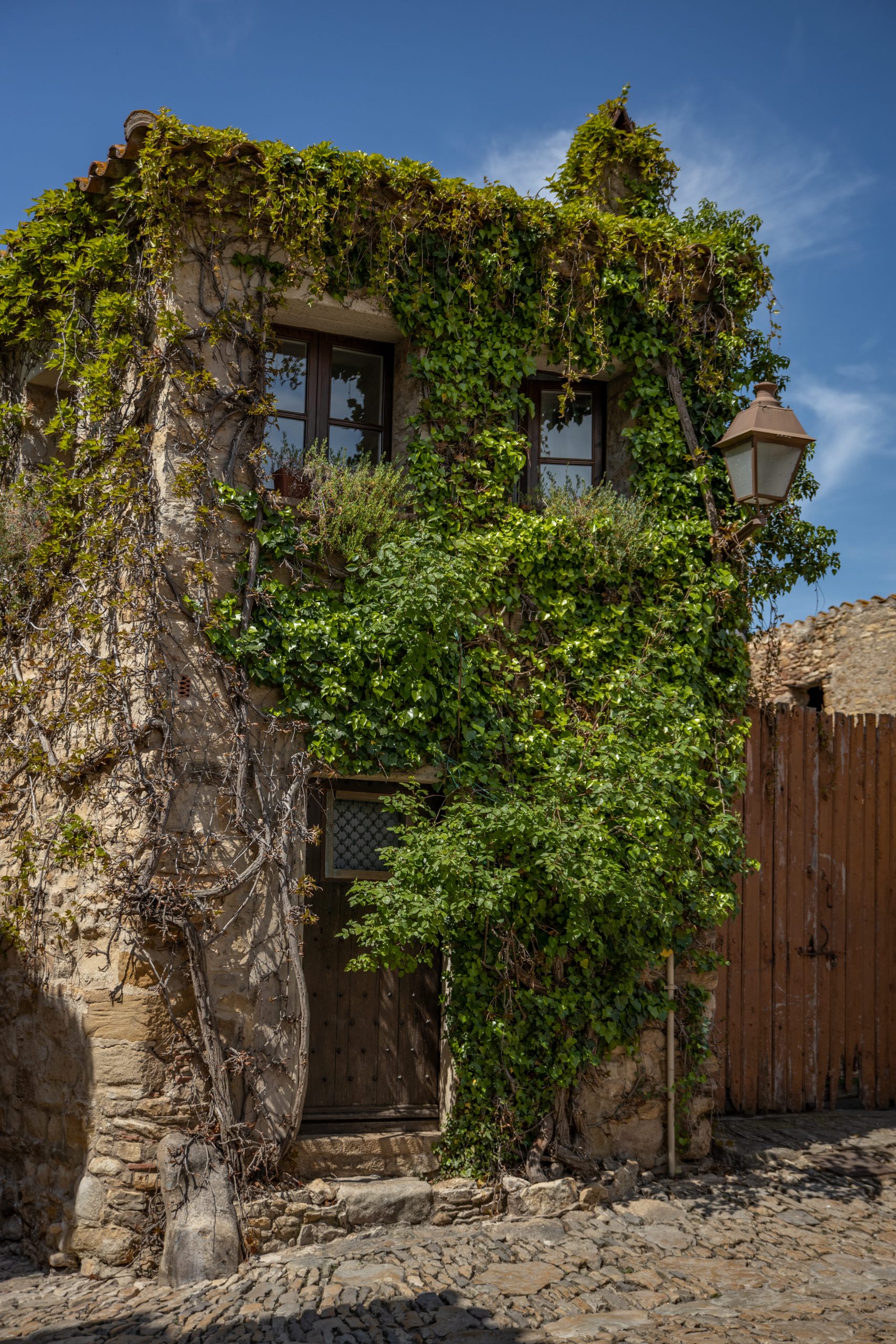maisons en pierre de peratallada