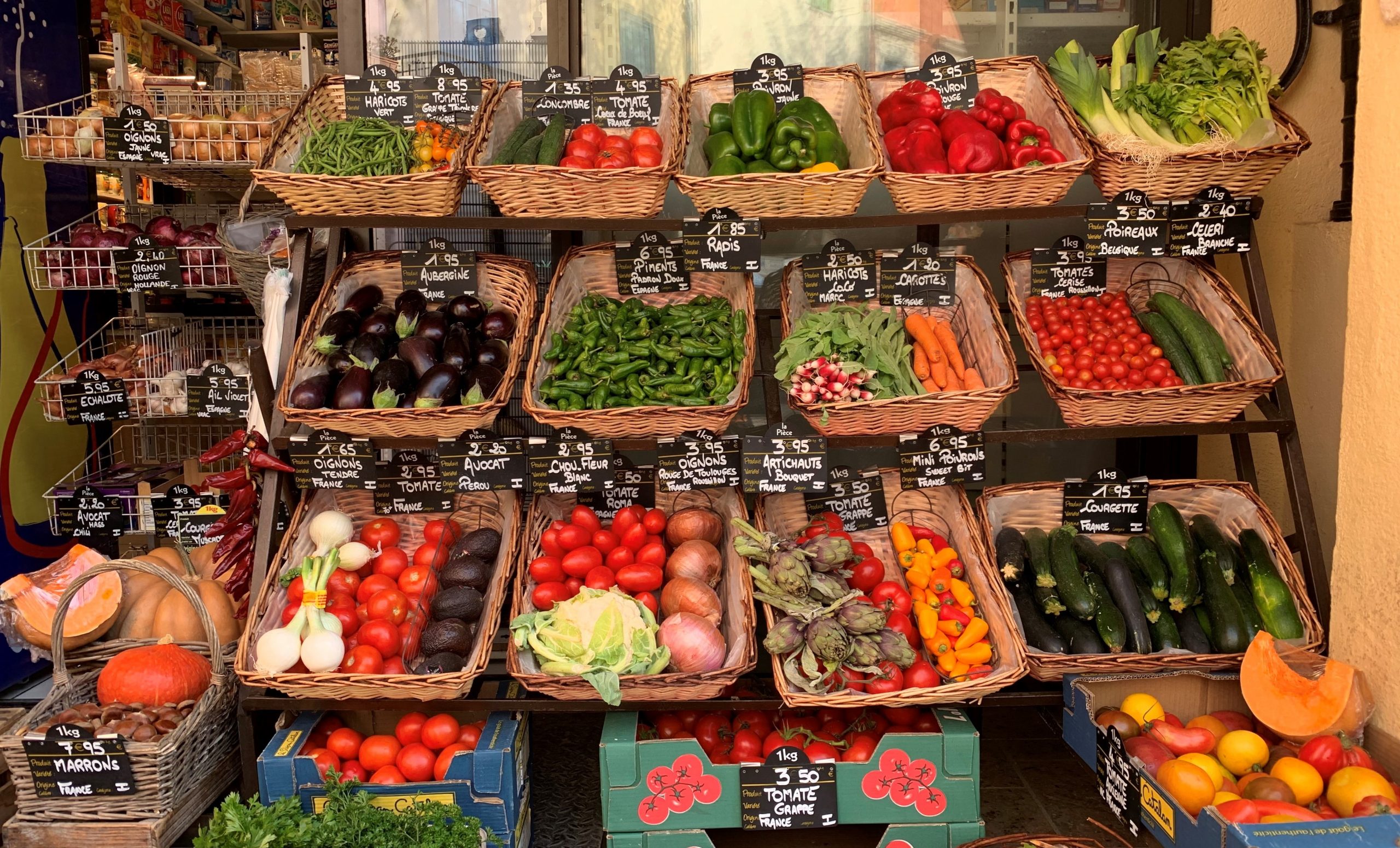 étal de fruits et légumes à collioure