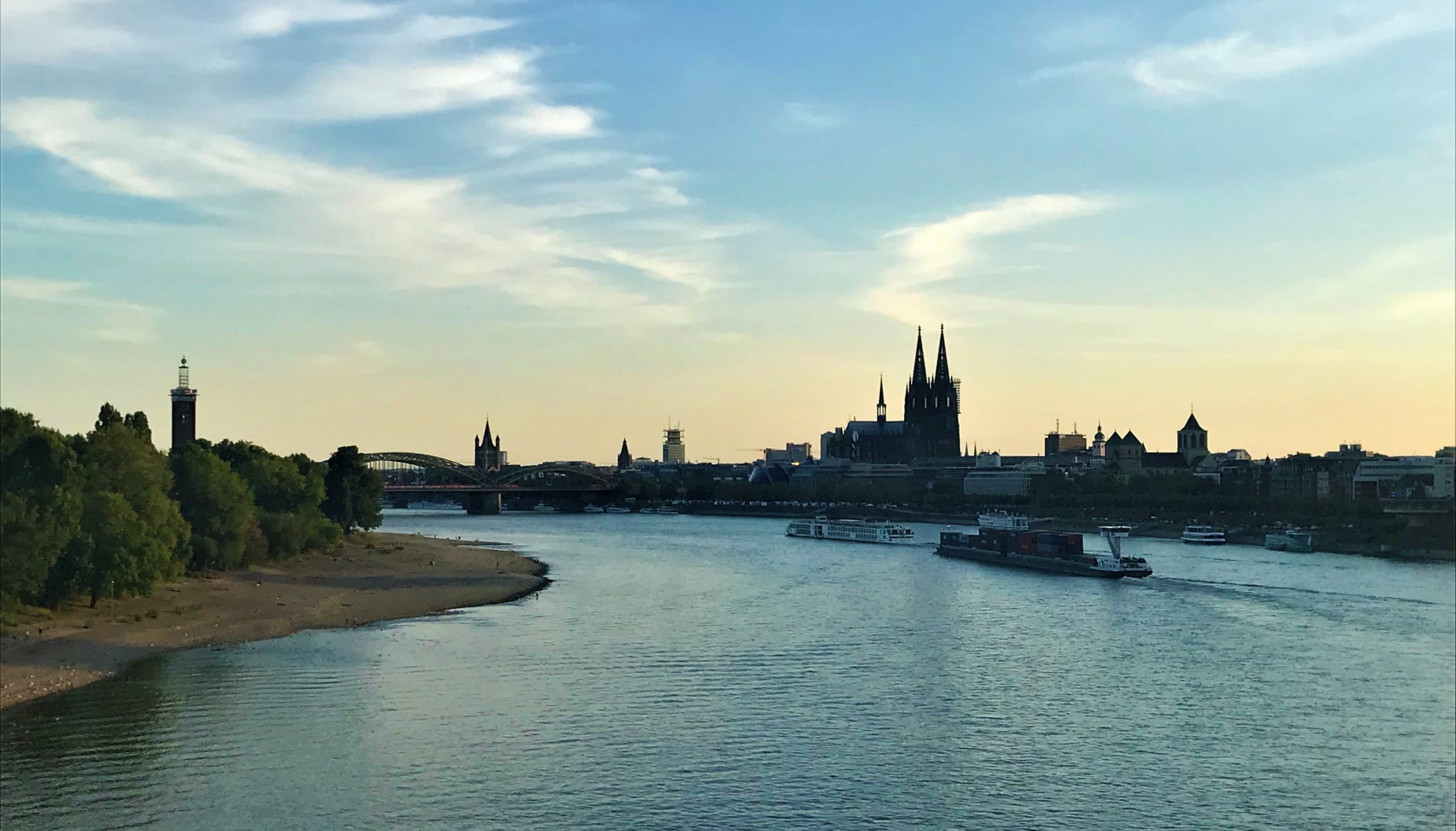 les quais du Rhin à Cologne