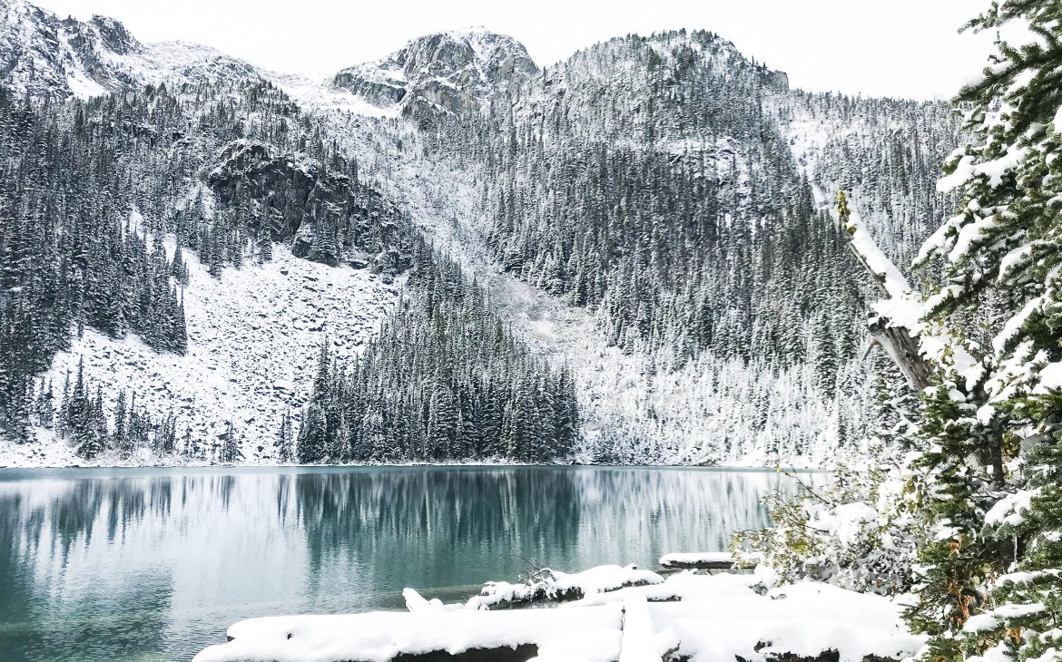 Joffre Lakes sous la neige