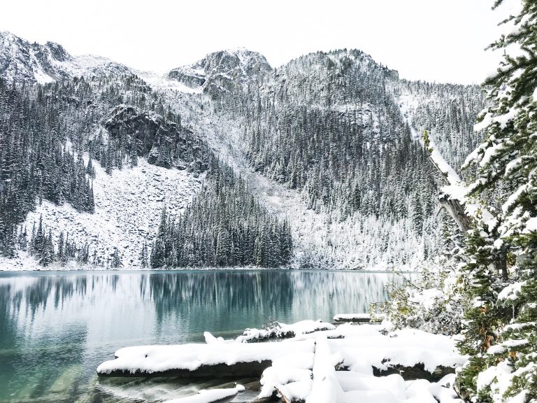 Joffre Lakes sous la neige