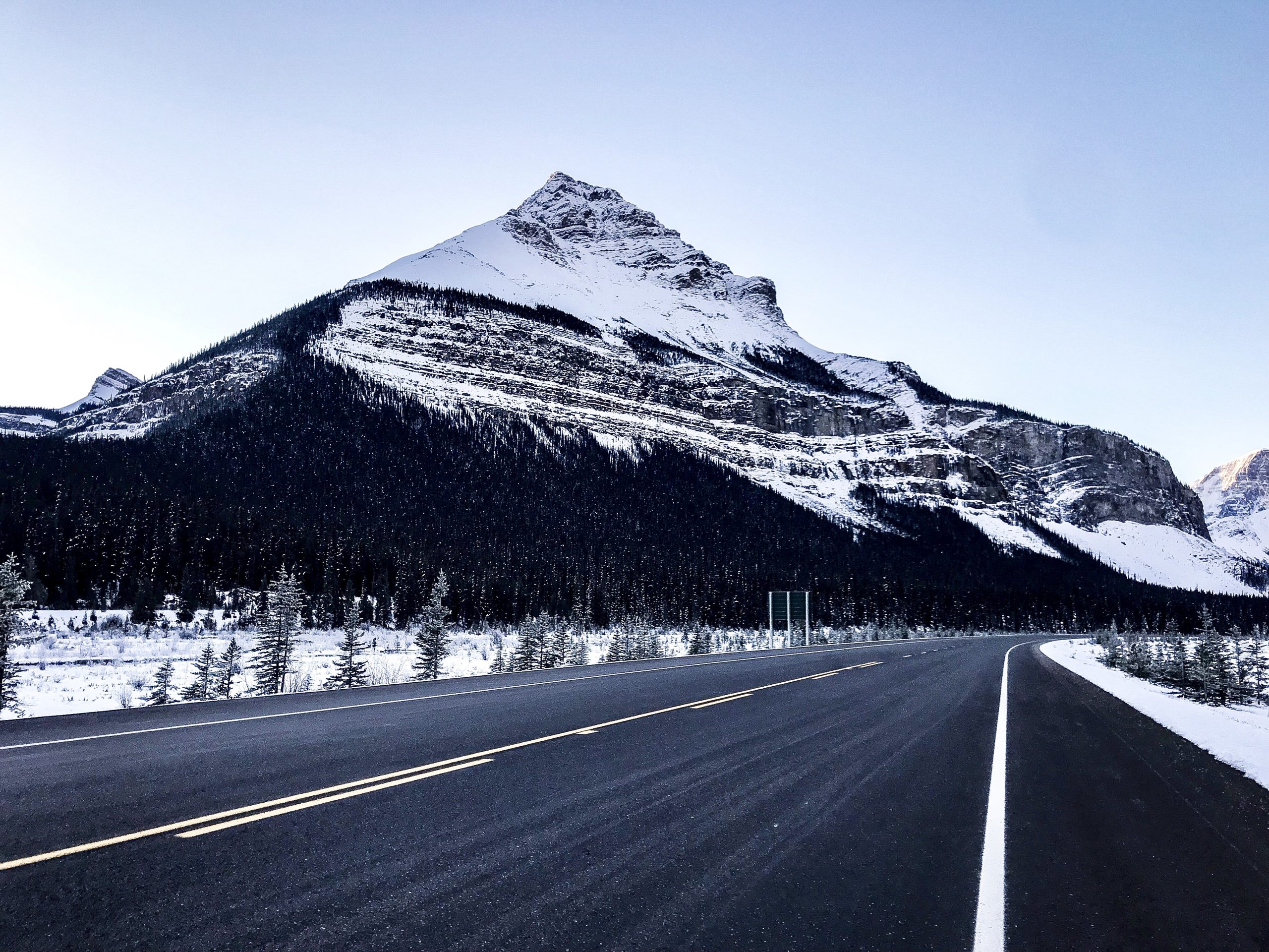promenade des glaciers road trip dans les rocheuses canadiennes