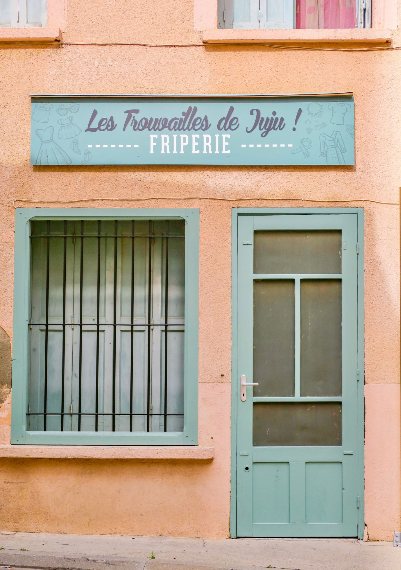 facades des ruelles de baixas pyrénées-orientales