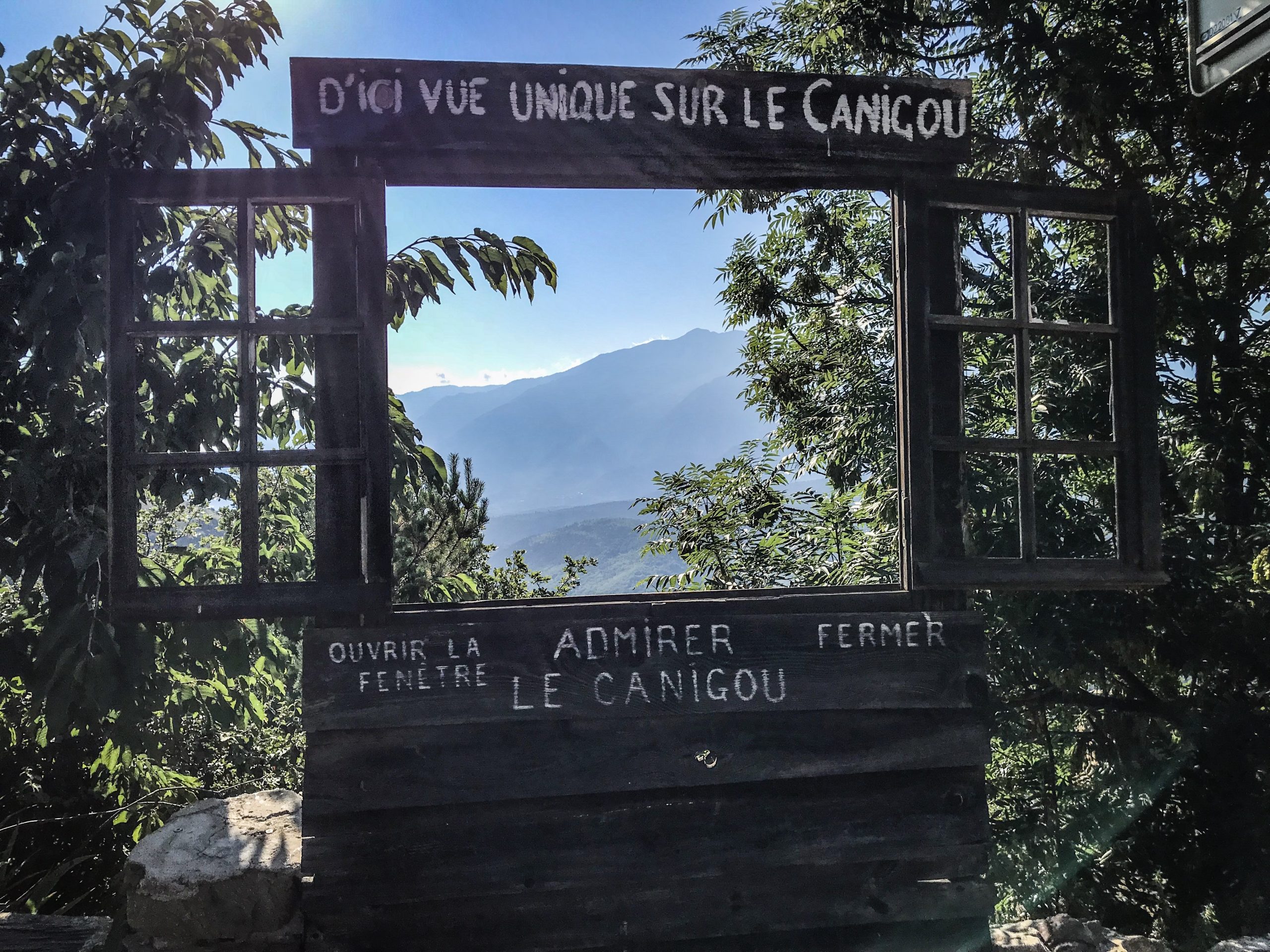 la fenetre sur le Canigou