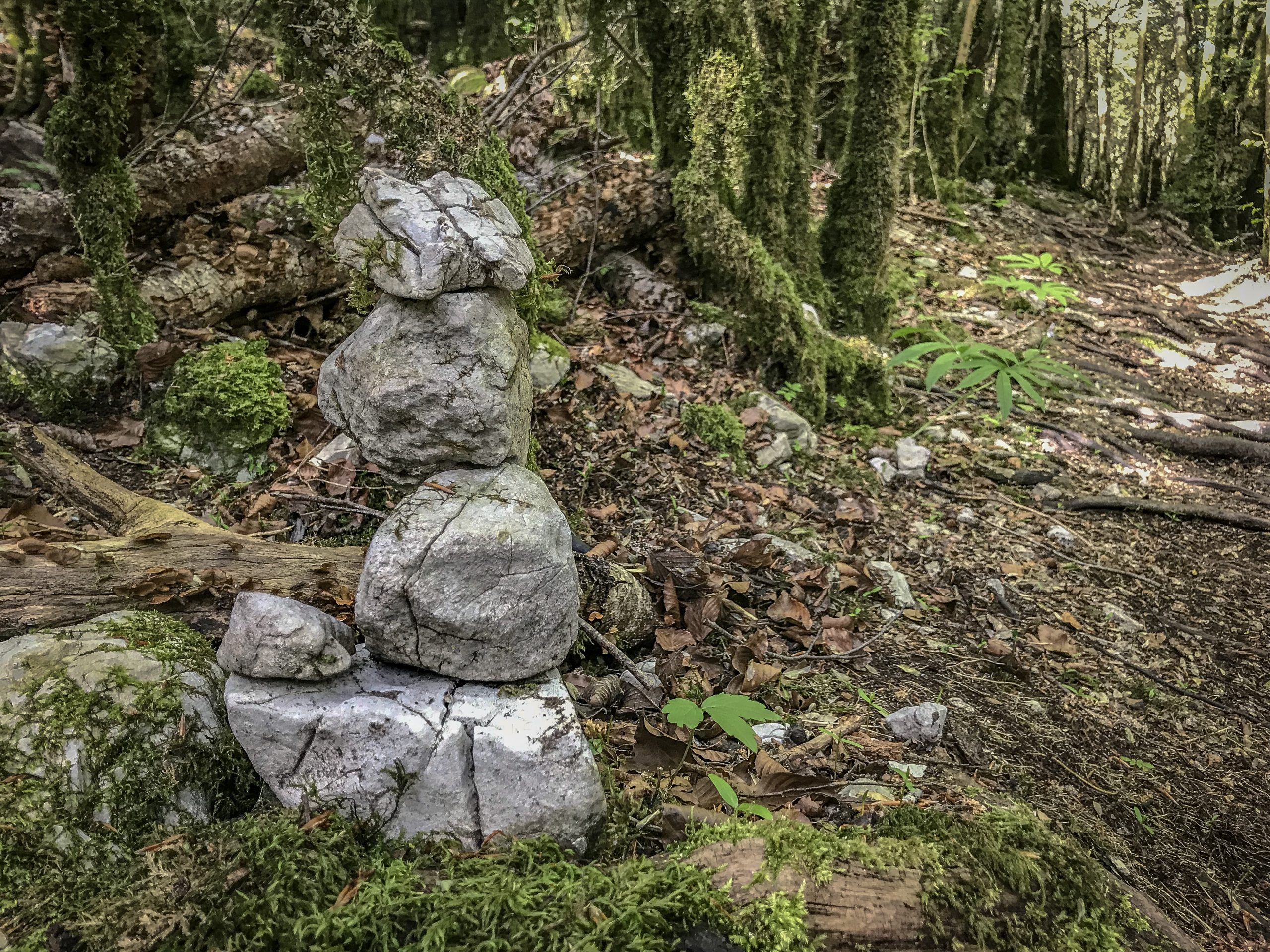 cairn mystique randonnée pech de bugarach