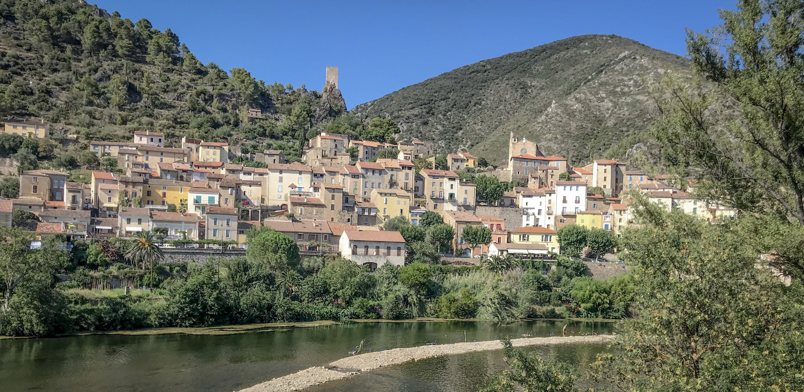 roquebrun village herault vallée de l'orb