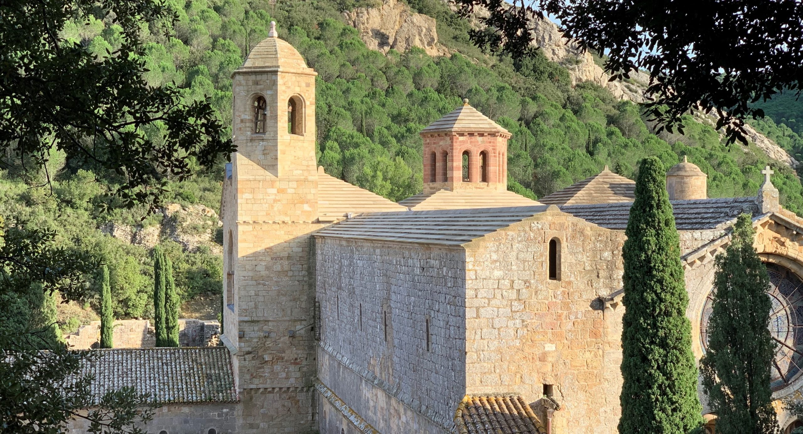 abbaye de fontfroide via le sentier découverte