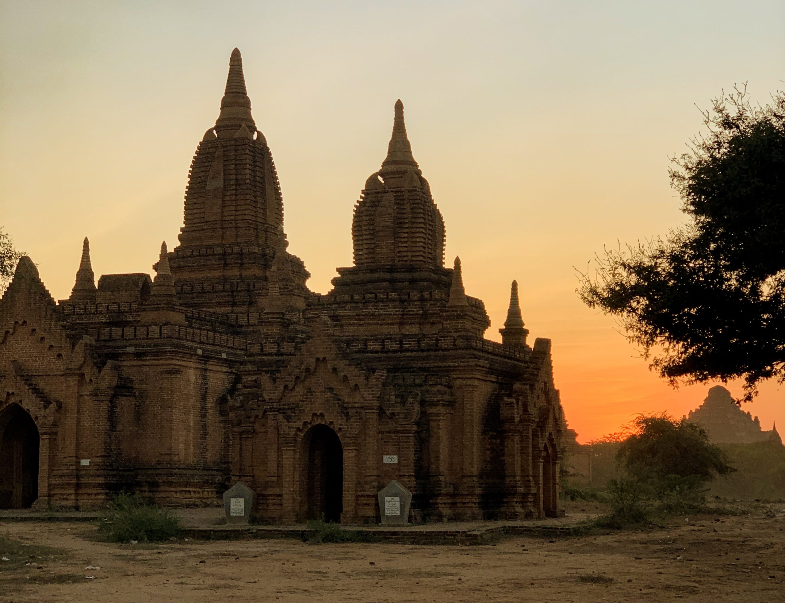 bagan coucher de soleil pagode
