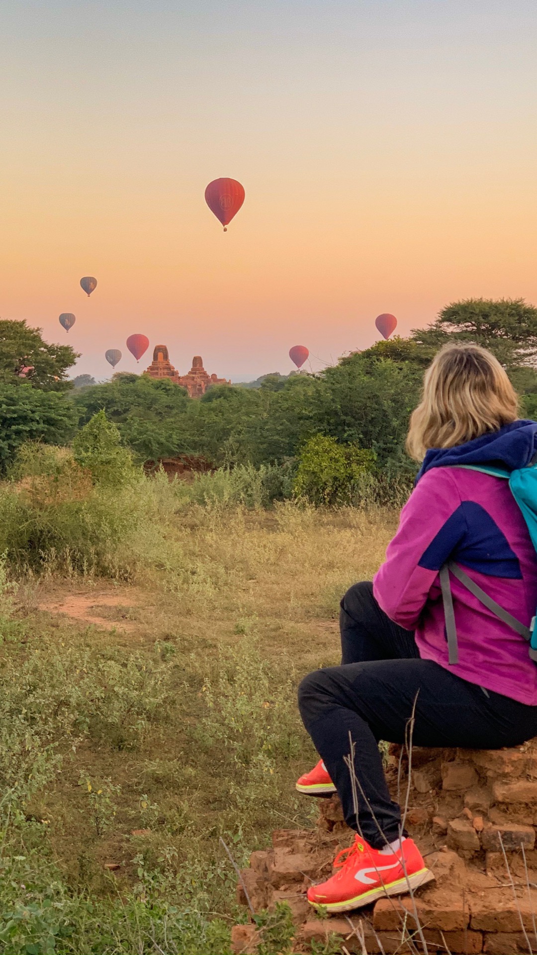 les montgolfieres qui s'envolent à Bagan