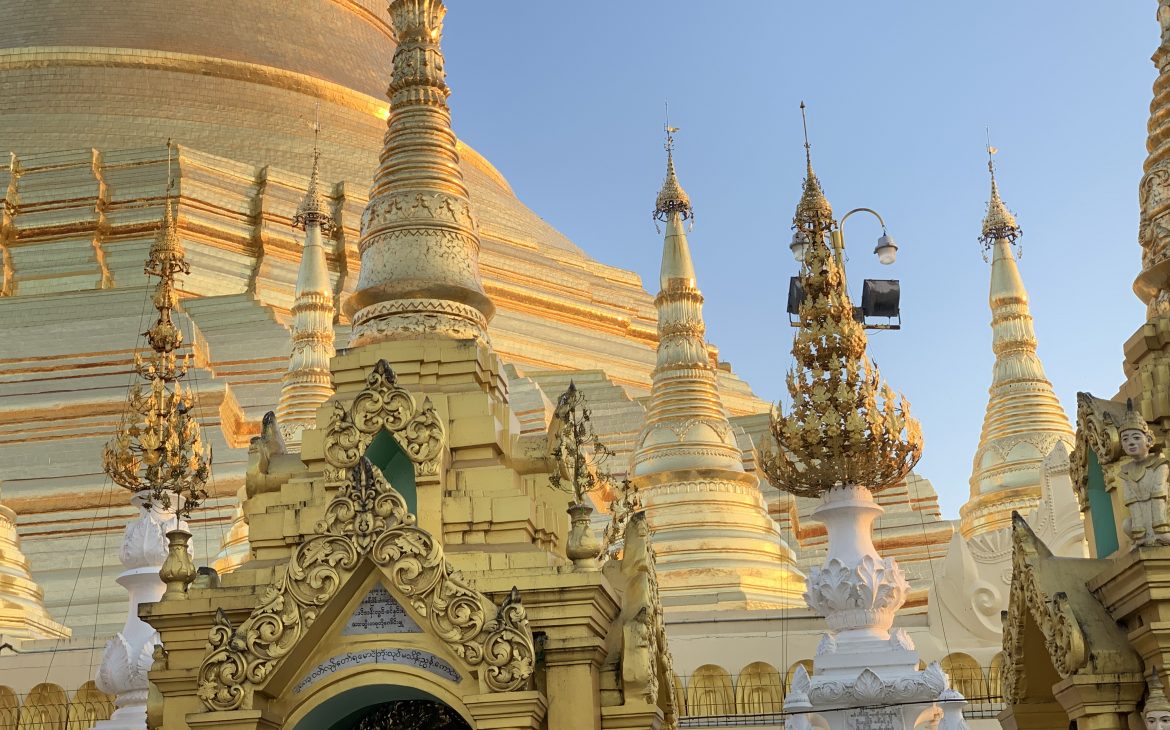 la pagode shwedagon sous sa plus belle lumiere