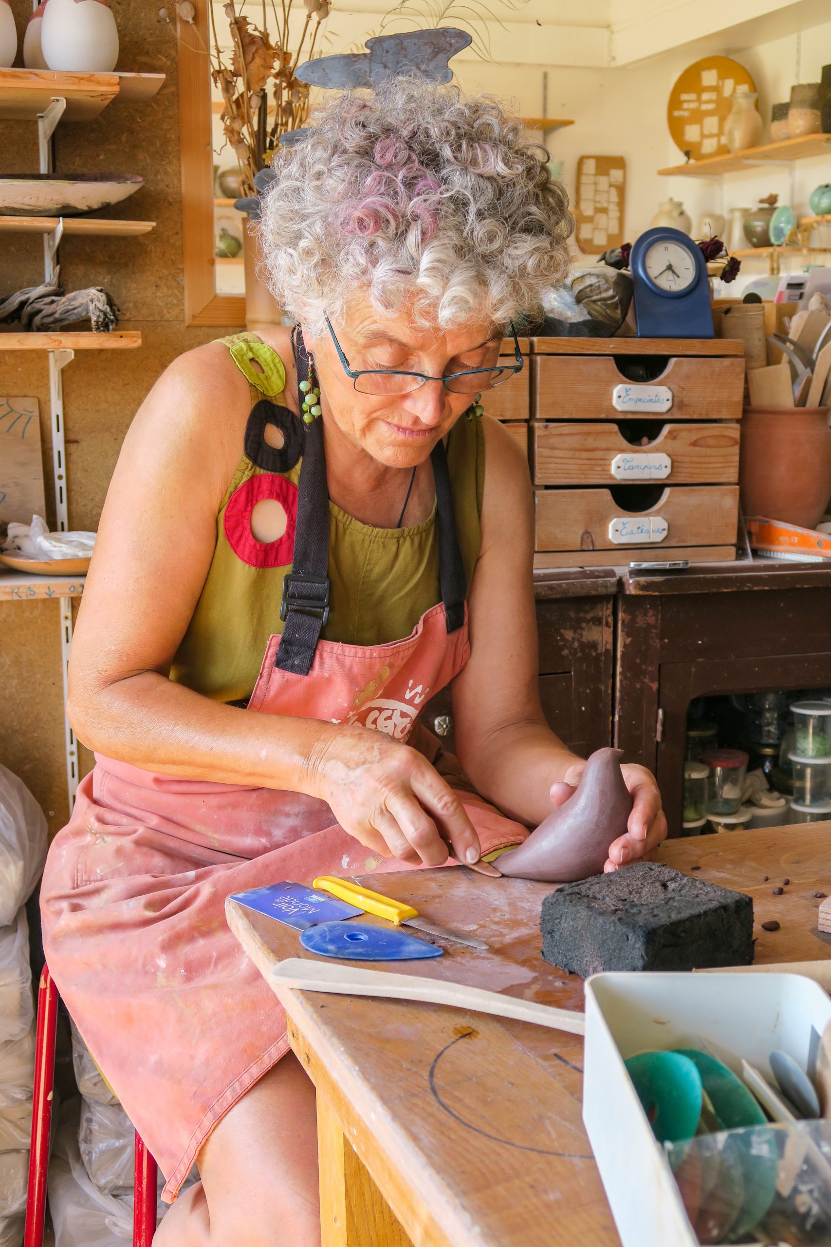 marie line atelier de poterie molitg village