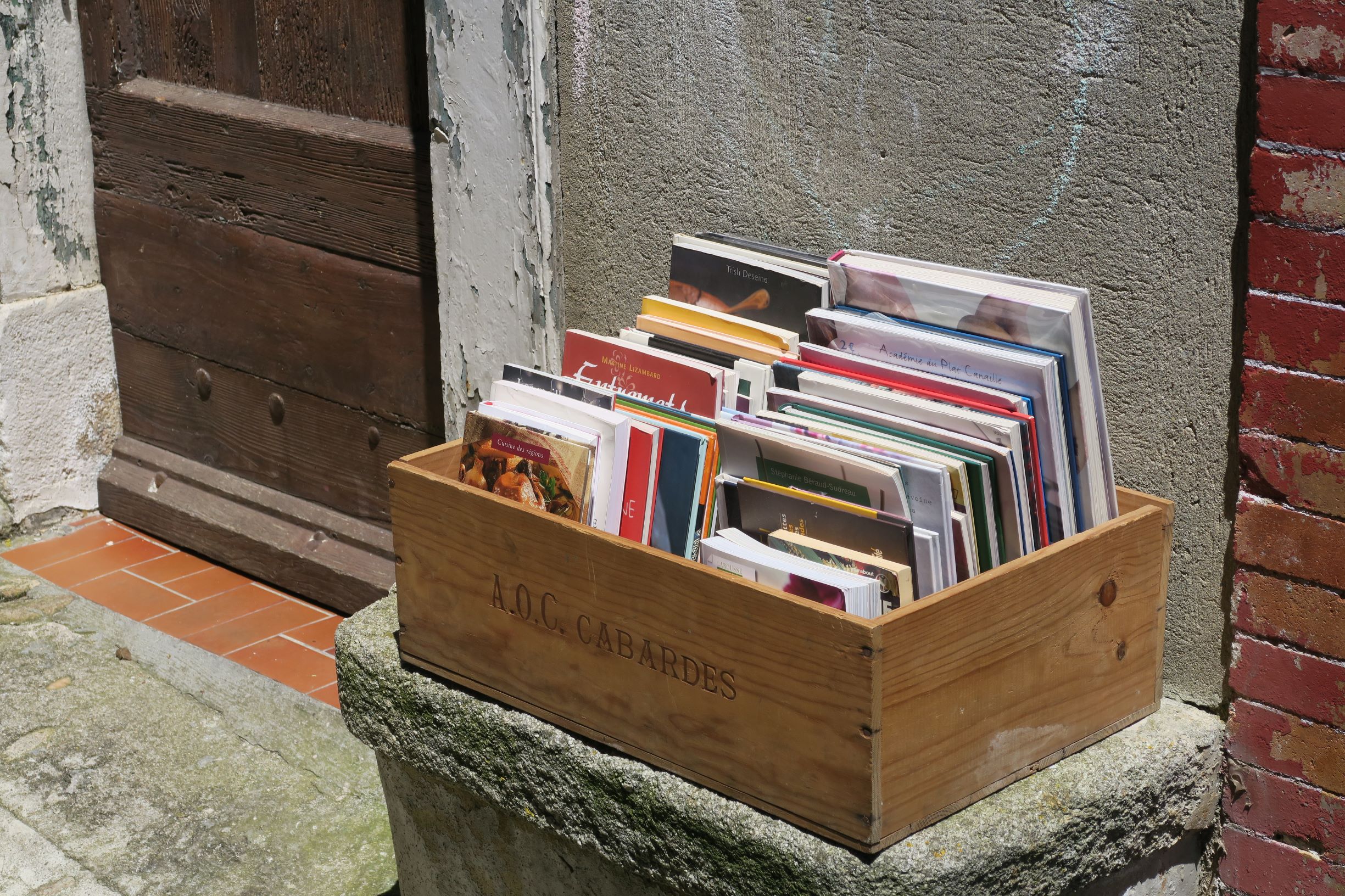 visiter montolieu le village du livre et des arts