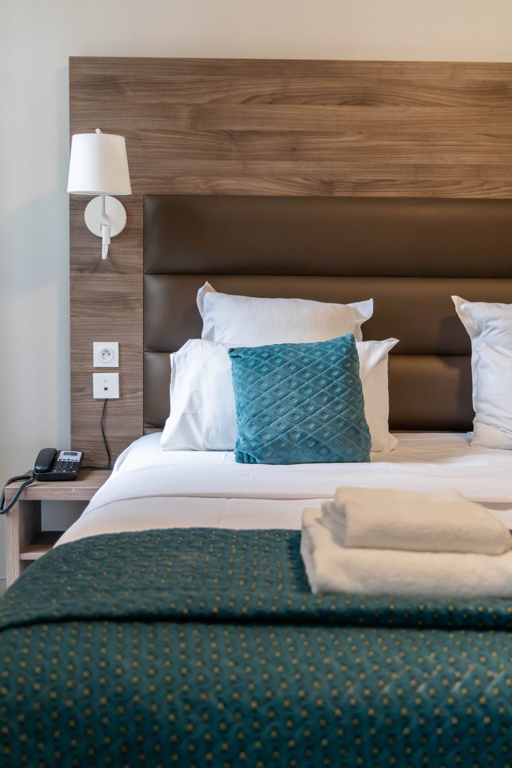 nimes square hotel