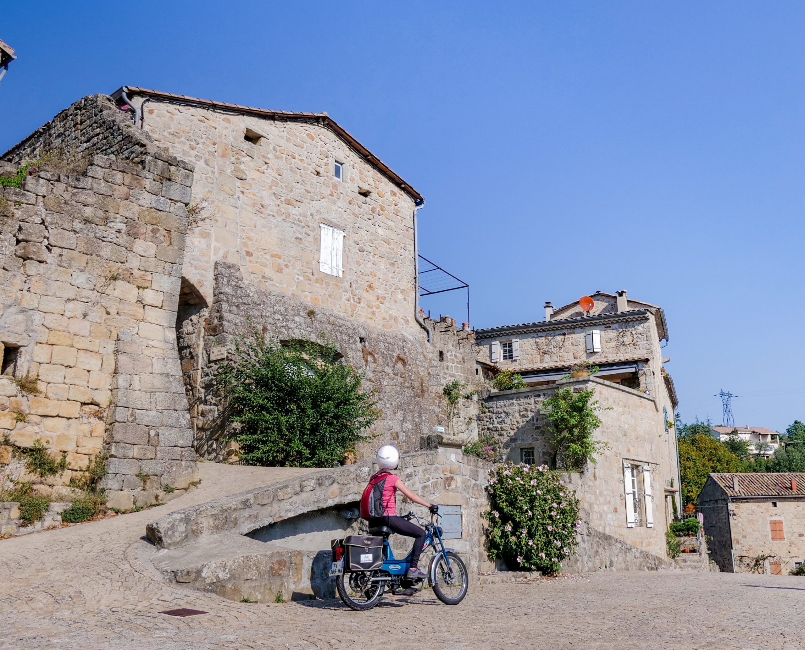 ardeche la brele bleue