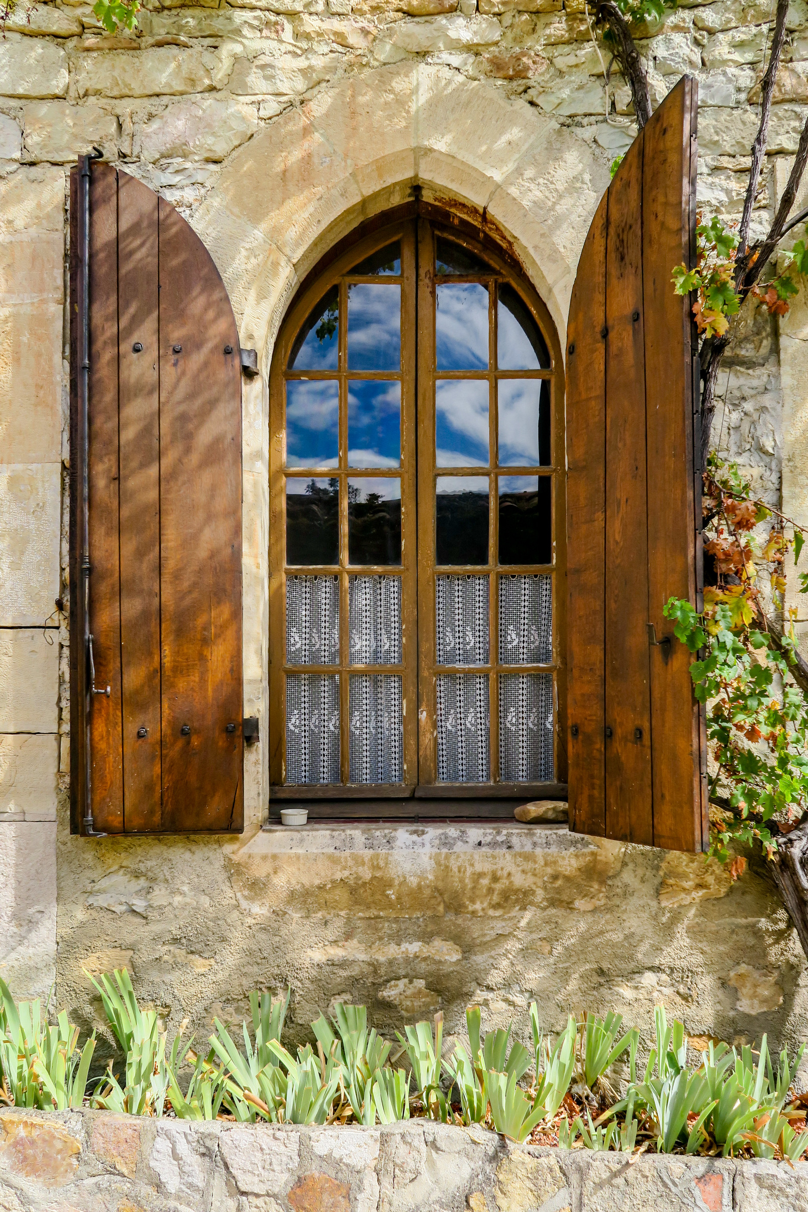 fenetre du village de bruniquel