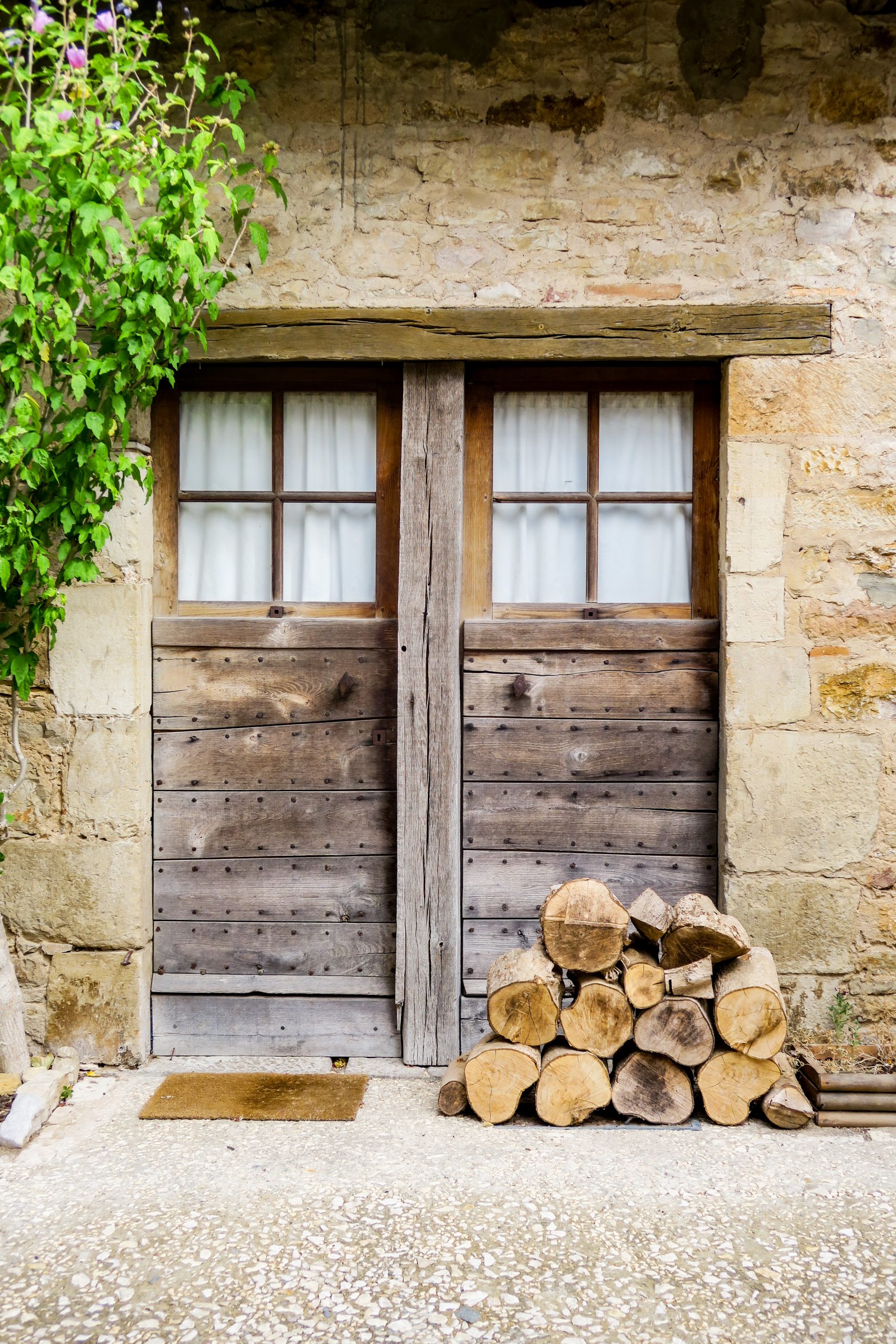 porte du village bruniquel