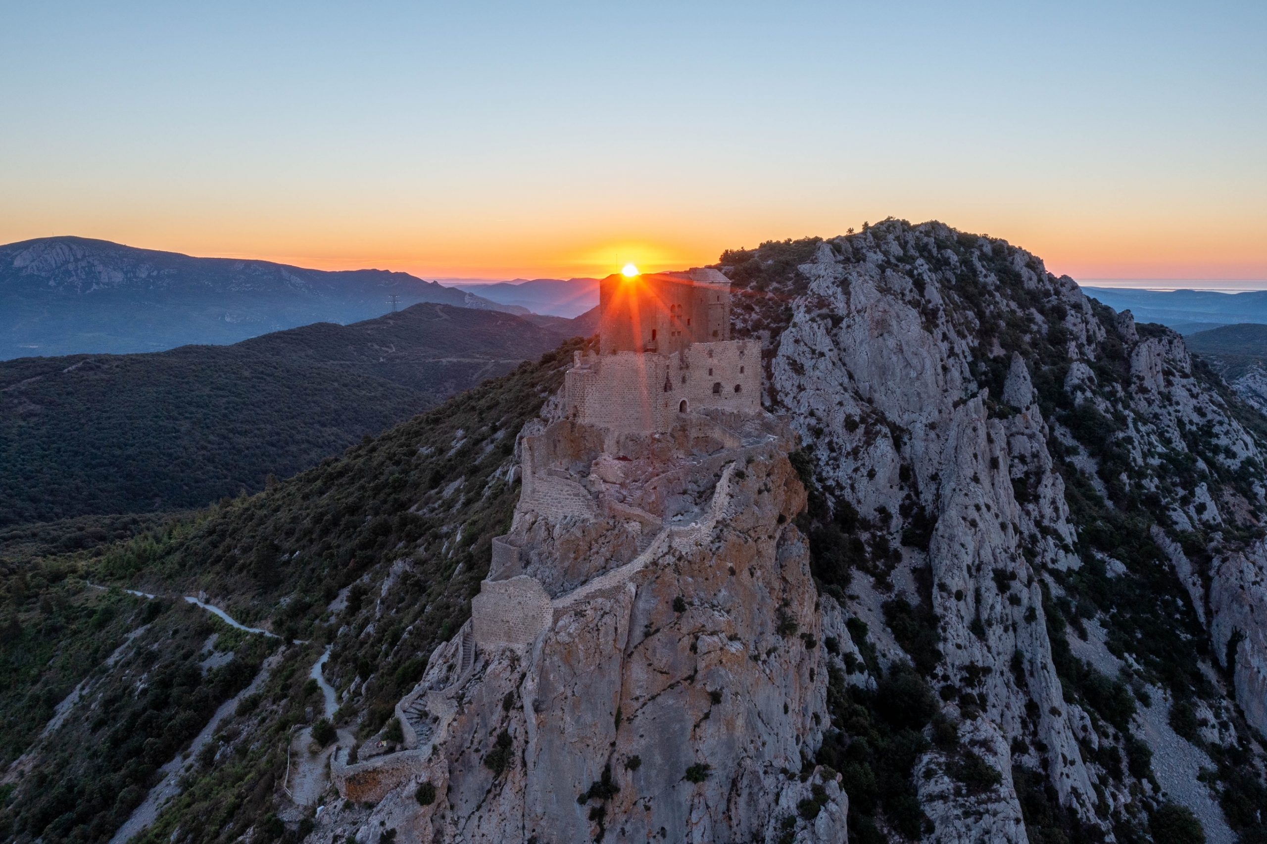 chateau cathare peyrepertuse