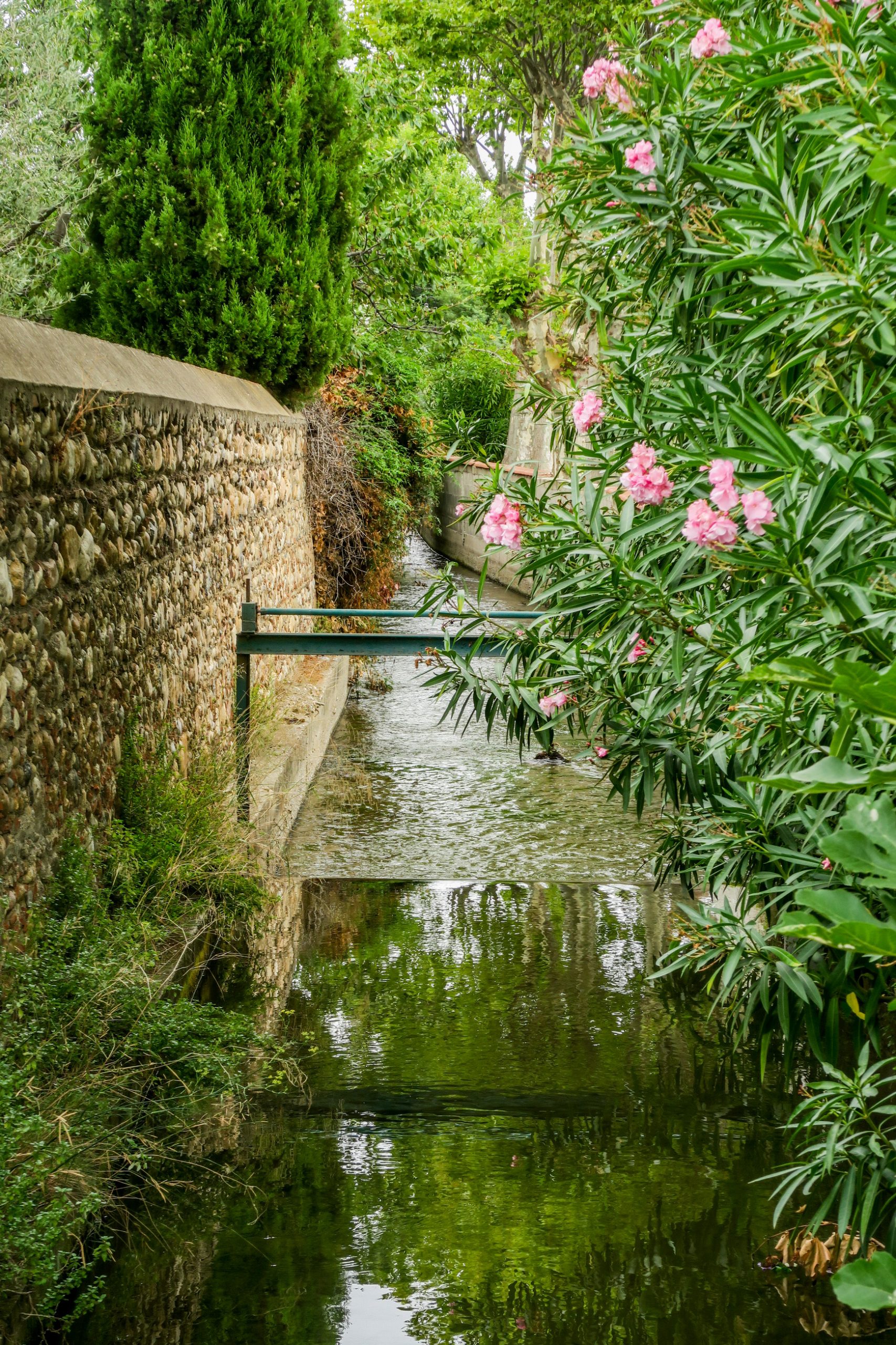 canal de villeneuve de la riviere