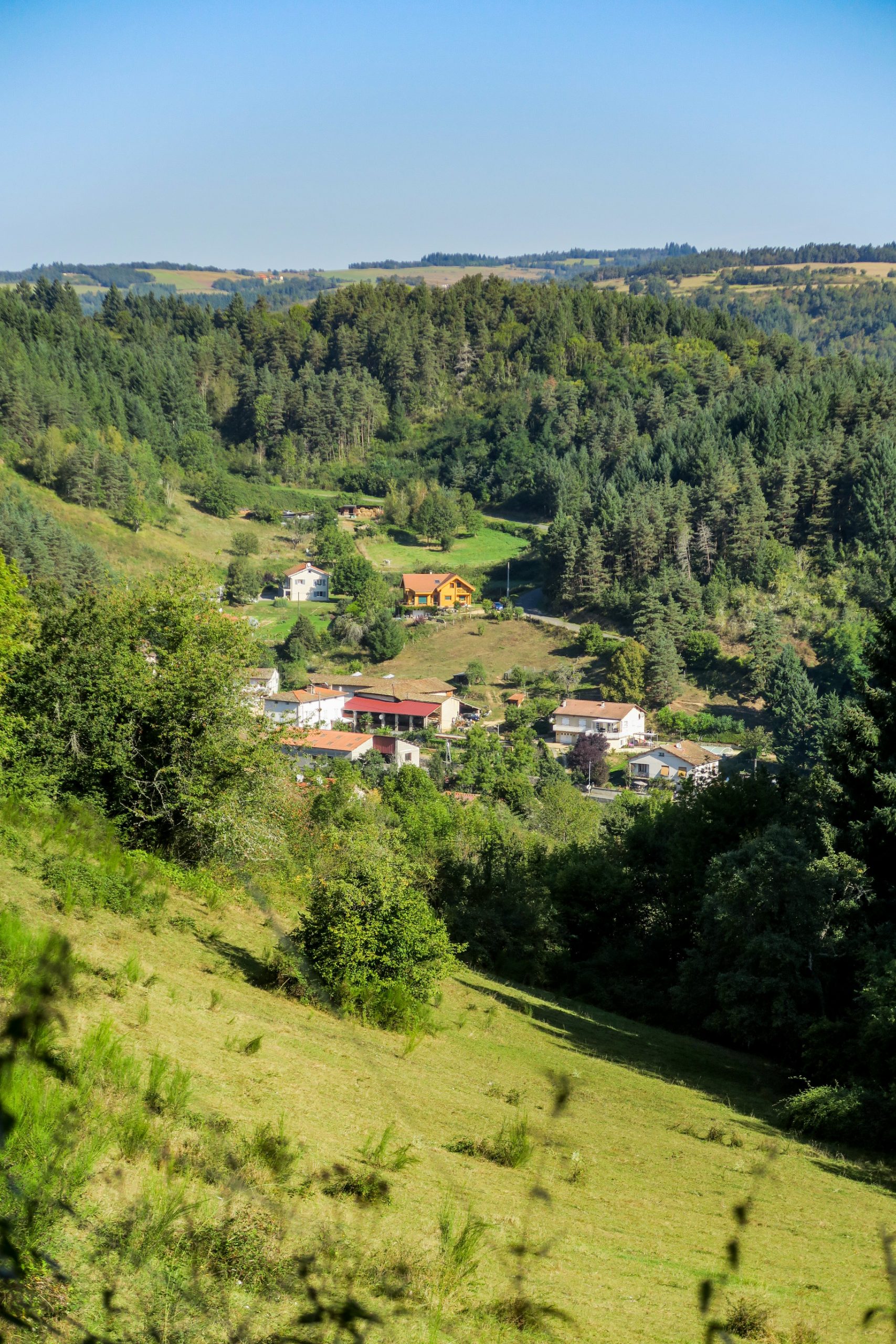 les chemins de montaigne loire GR