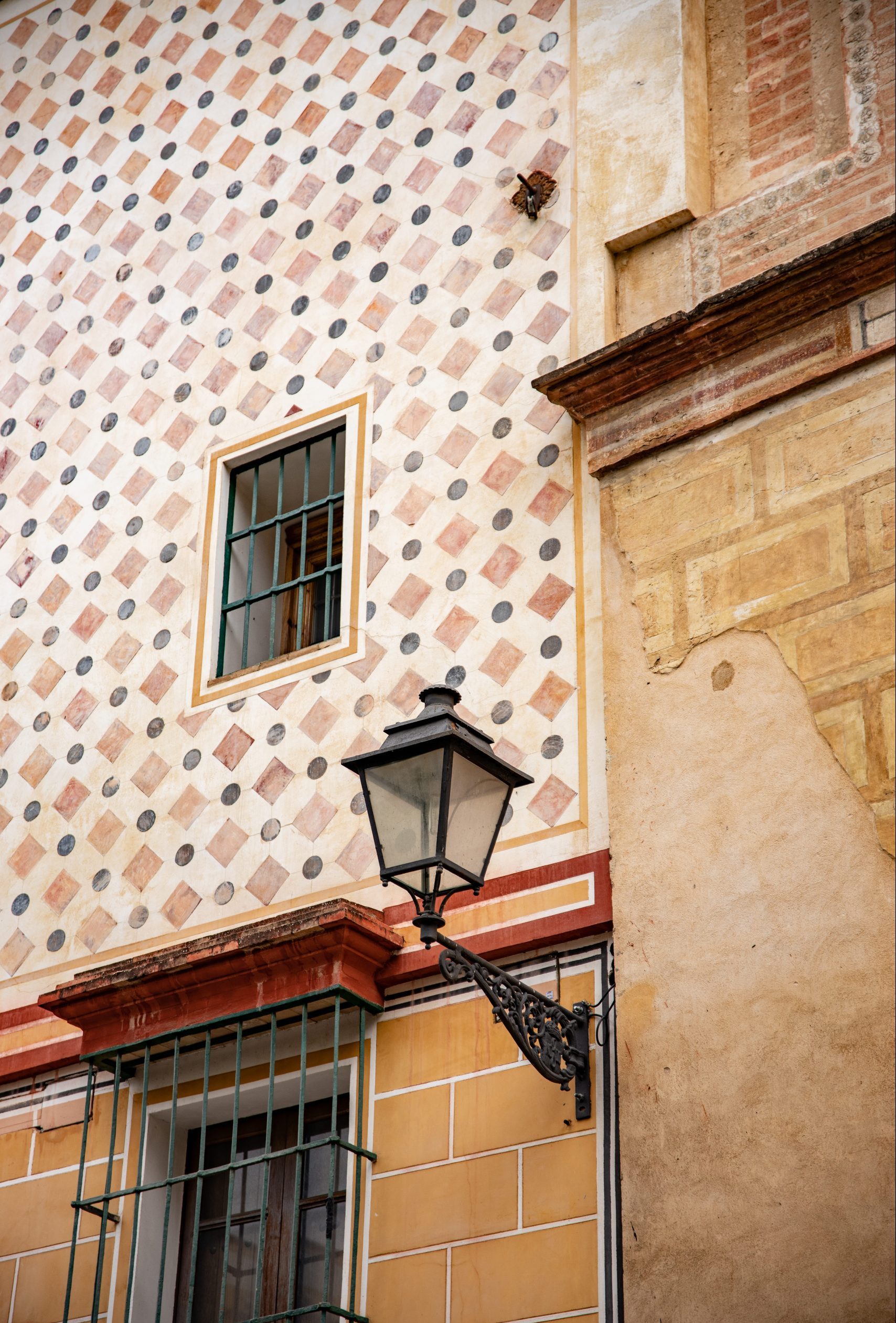 quartier santa cruz facade colorée