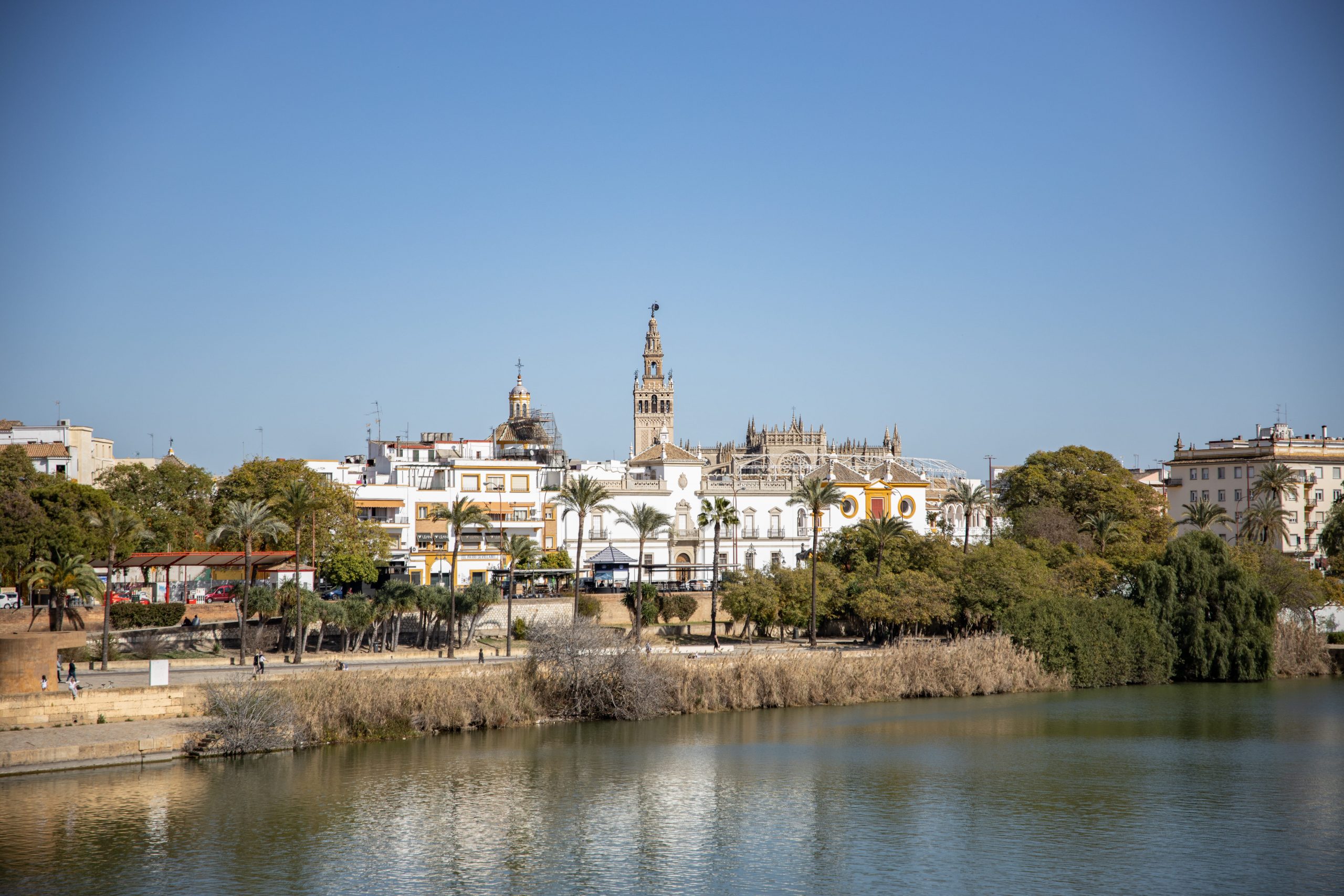 vue sur seville depuis le pont elisabeth II