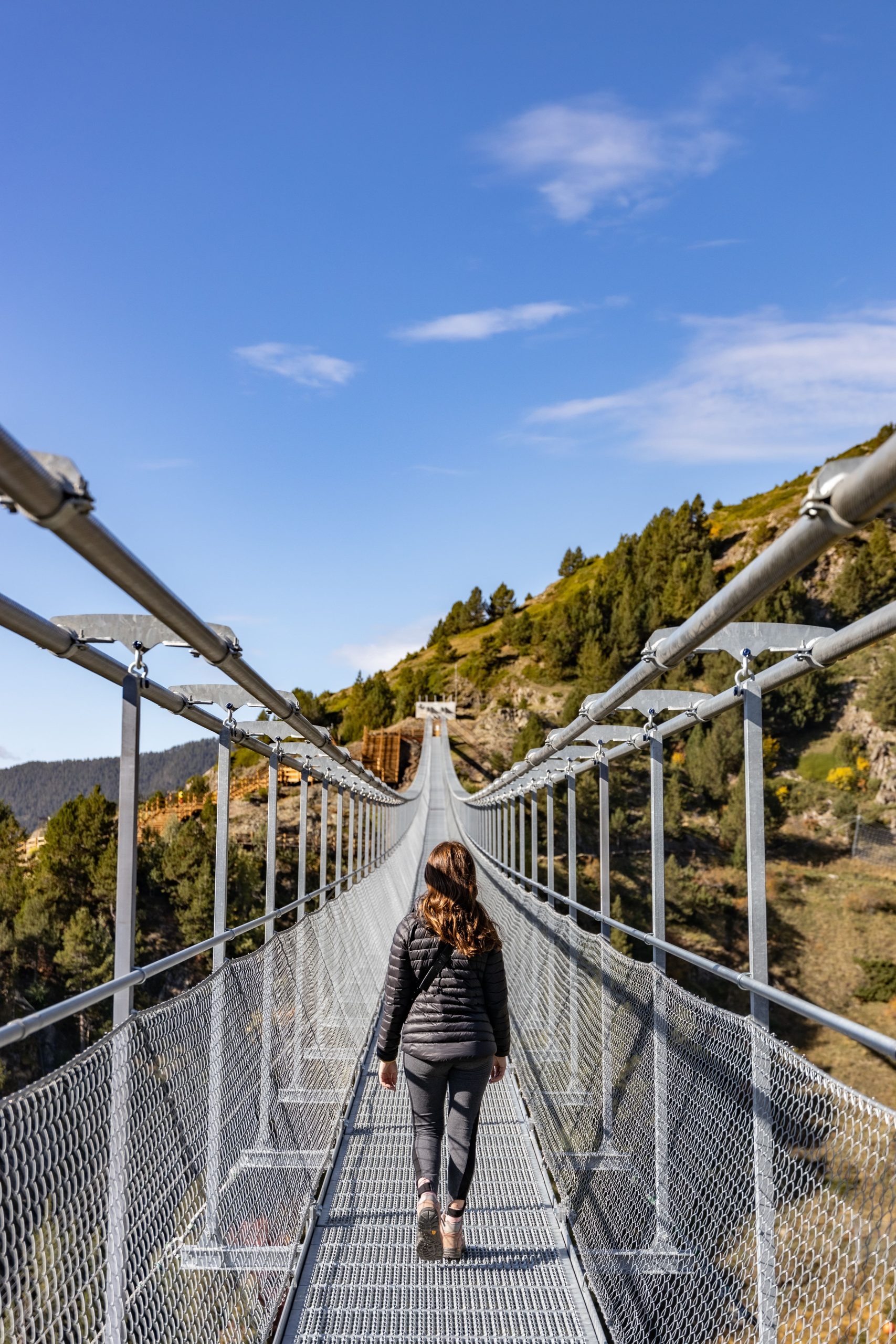 Sur le pont suspendu Andorre