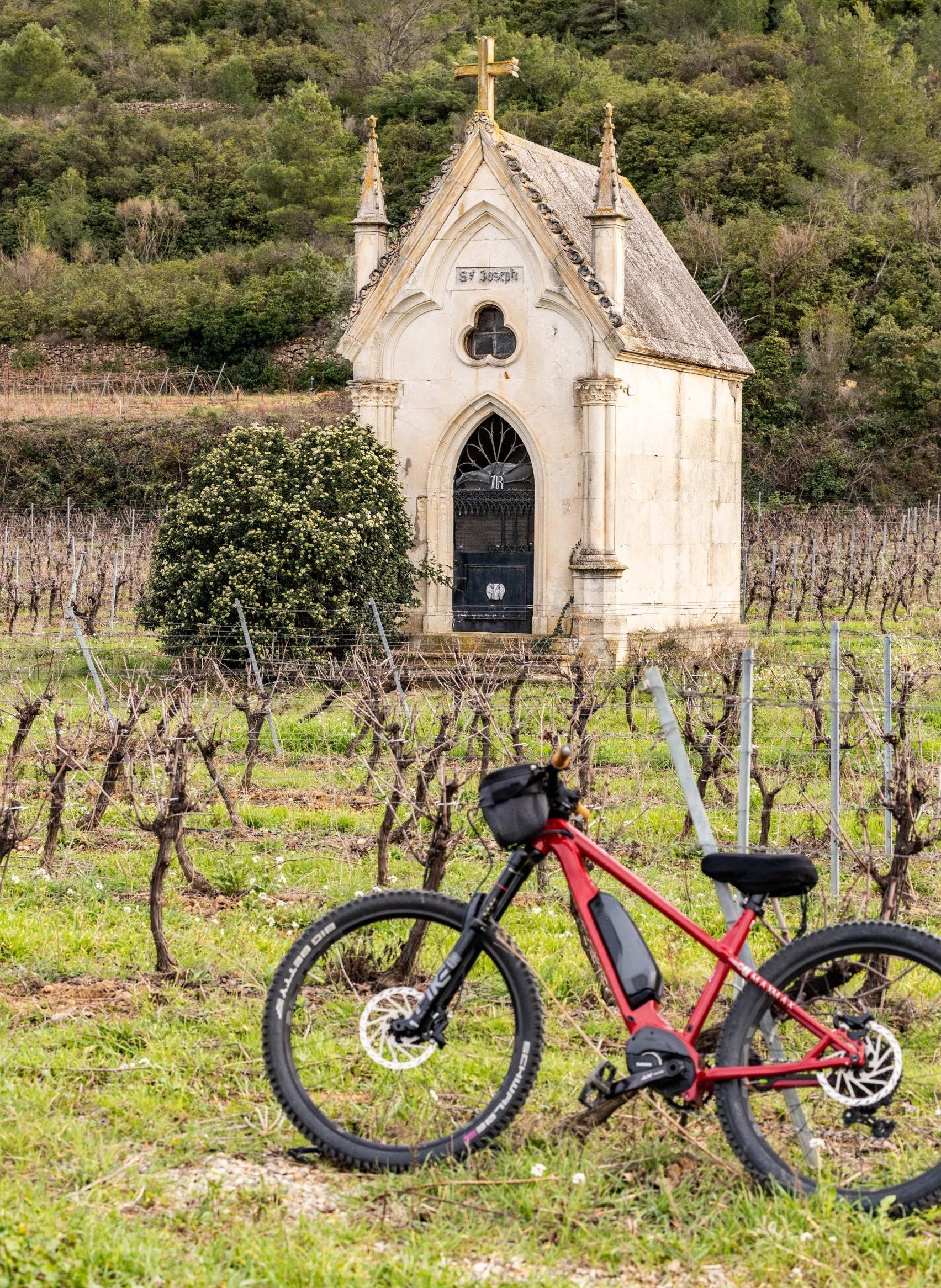 patrimoine insolite oenovelo hérault